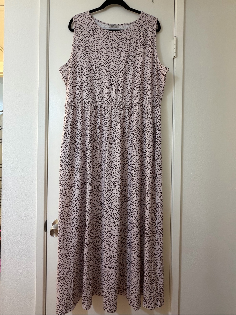 Sleeveless Leopard Print Maxi Dress